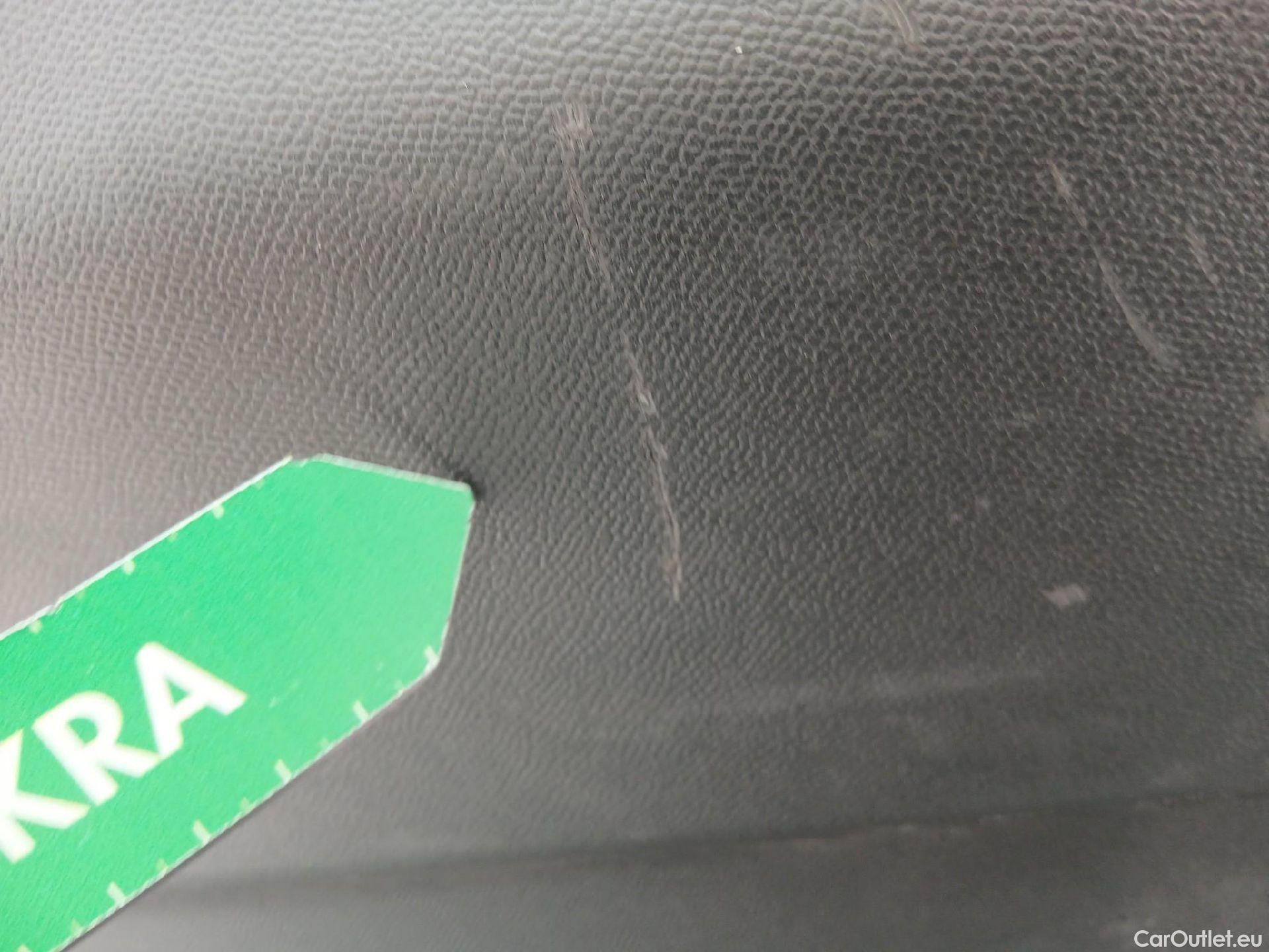  Opel  Mokka OPEL  / 2020 / 5P / todoterreno 1.2 T 74kW (100 CV) Business Elegance #39