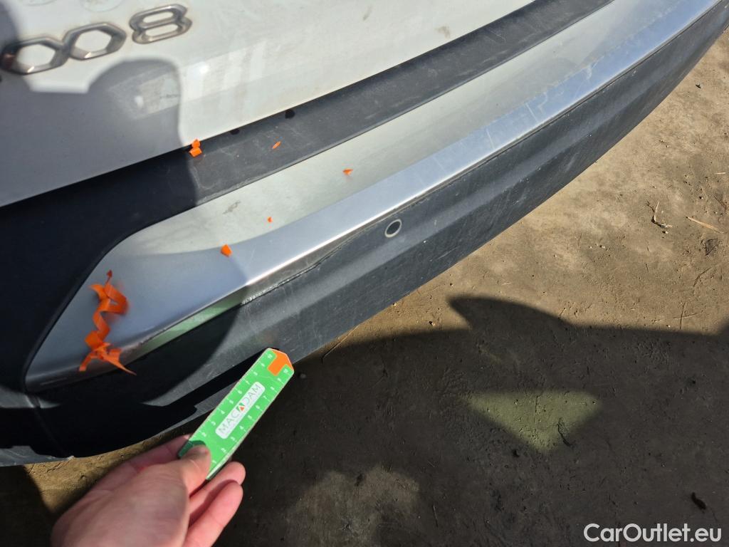  Peugeot  2008 PEUGEOT  / 2019 / 5P / todoterreno Allure BlueHDI 81kW (110CV) #19