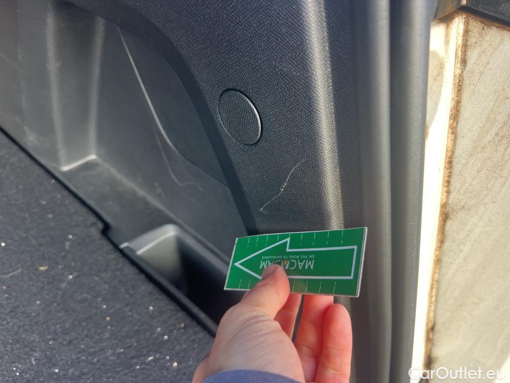  Peugeot  3008 PEUGEOT  / 2020 / 5P / todoterreno 1.2 PureTech 96KW S&S Active Pack EAT8 #22