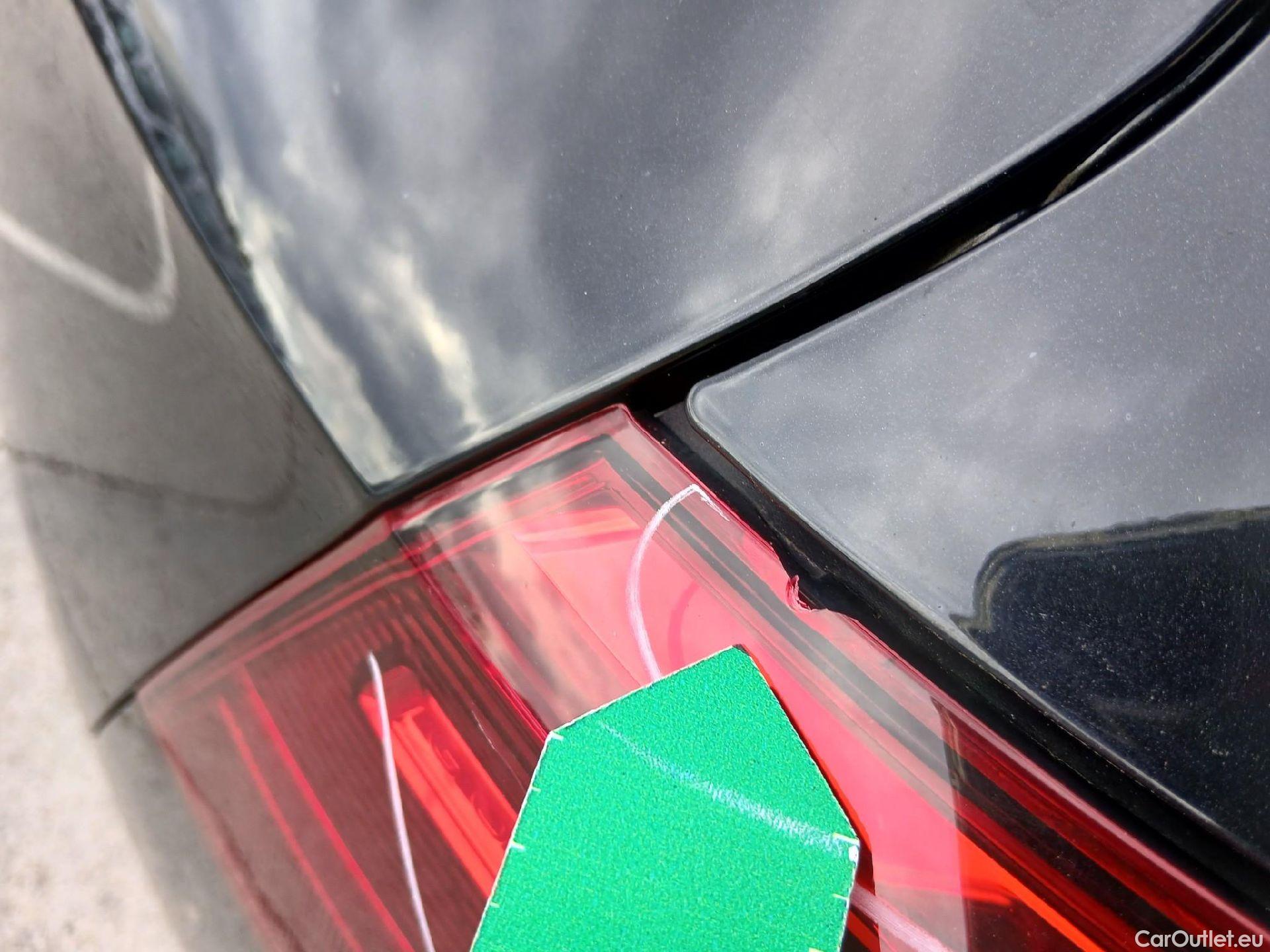  Volkswagen  Golf  VOLKSWAGEN / 2020 / 5P / berlina con portón Life 2.0 TDI 85kW (115CV) #36