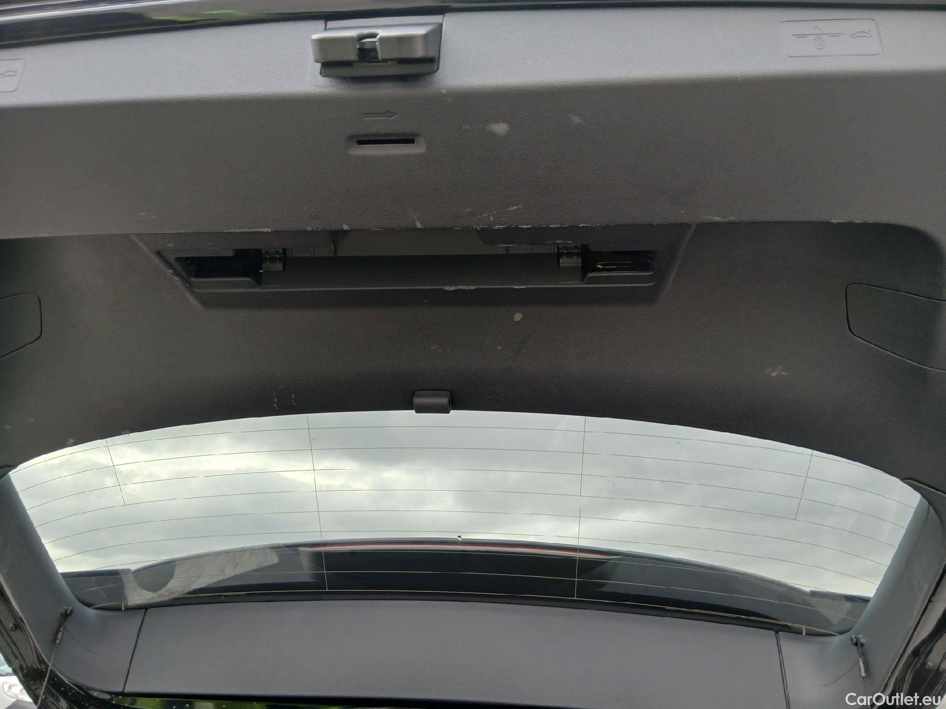  Volkswagen  Golf  VOLKSWAGEN / 2020 / 5P / berlina con portón Life 2.0 TDI 85kW (115CV) #21