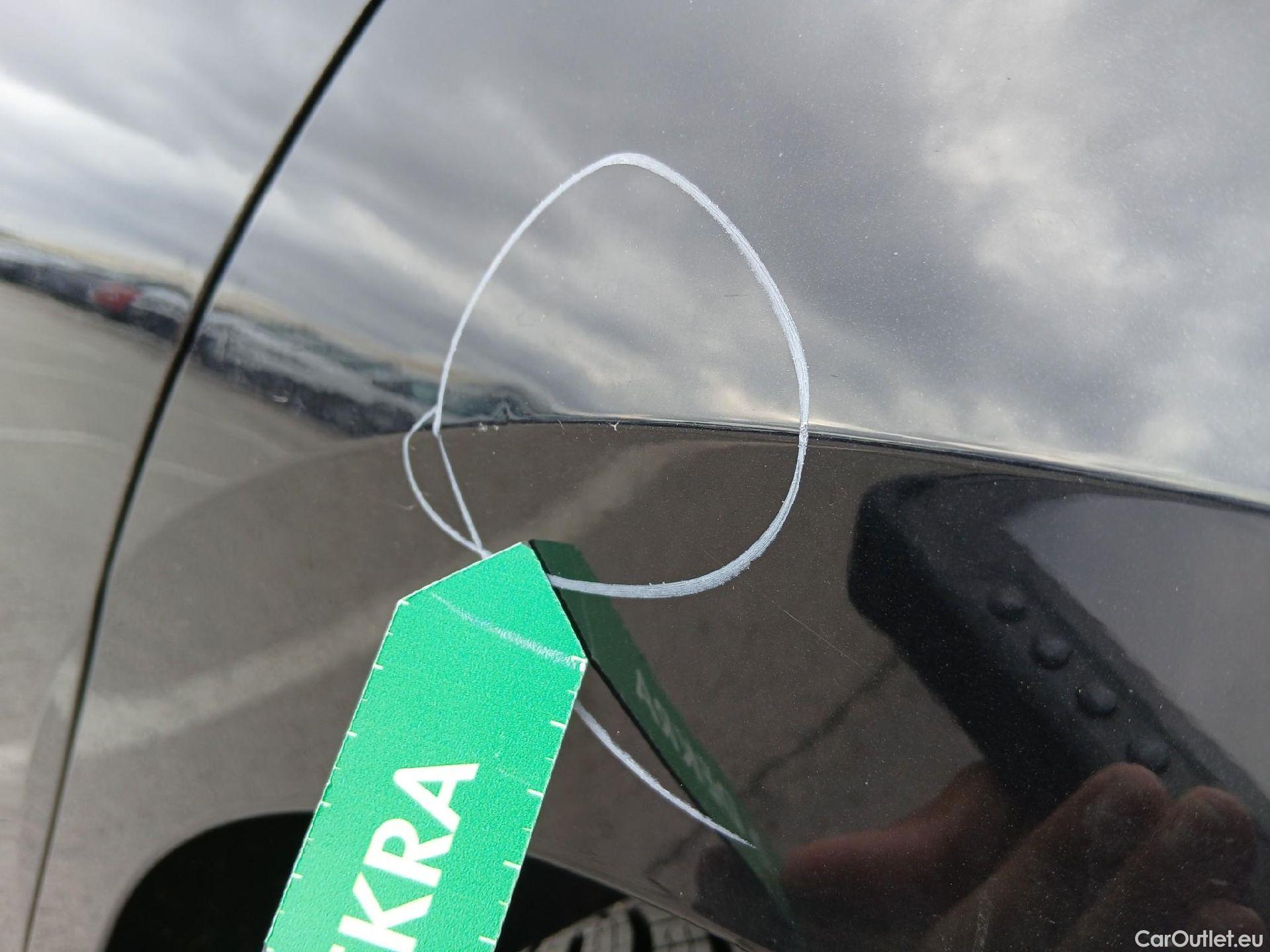  Volkswagen  Golf  VOLKSWAGEN / 2020 / 5P / berlina con portón Life 2.0 TDI 85kW (115CV) #15