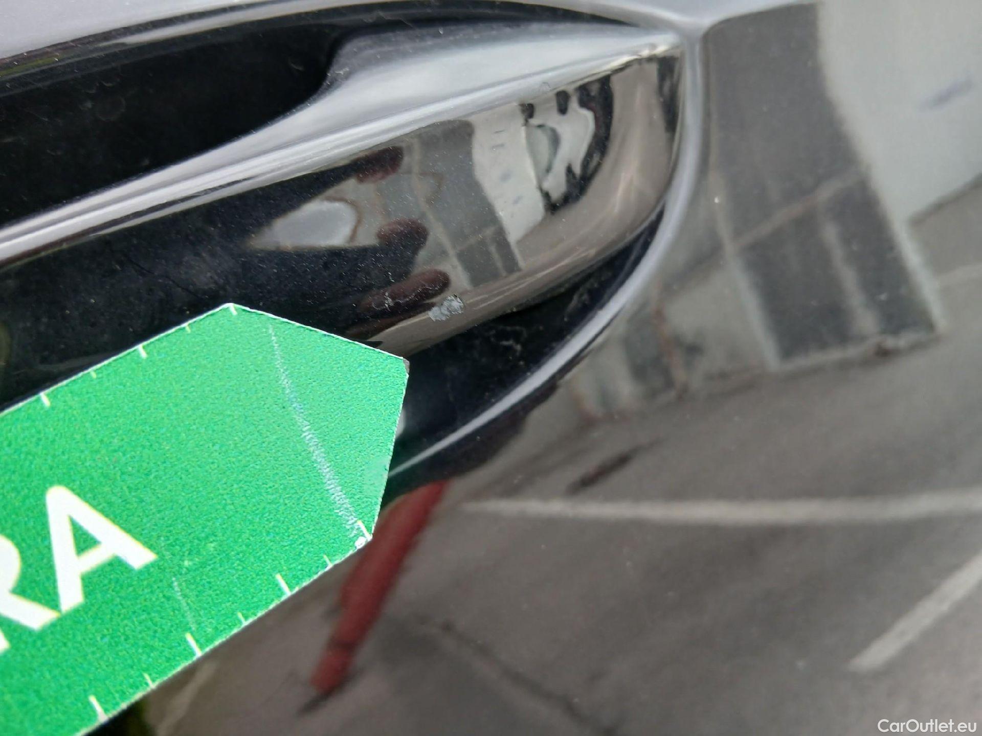  Volkswagen  Golf  VOLKSWAGEN / 2020 / 5P / berlina con portón Life 2.0 TDI 85kW (115CV) #30