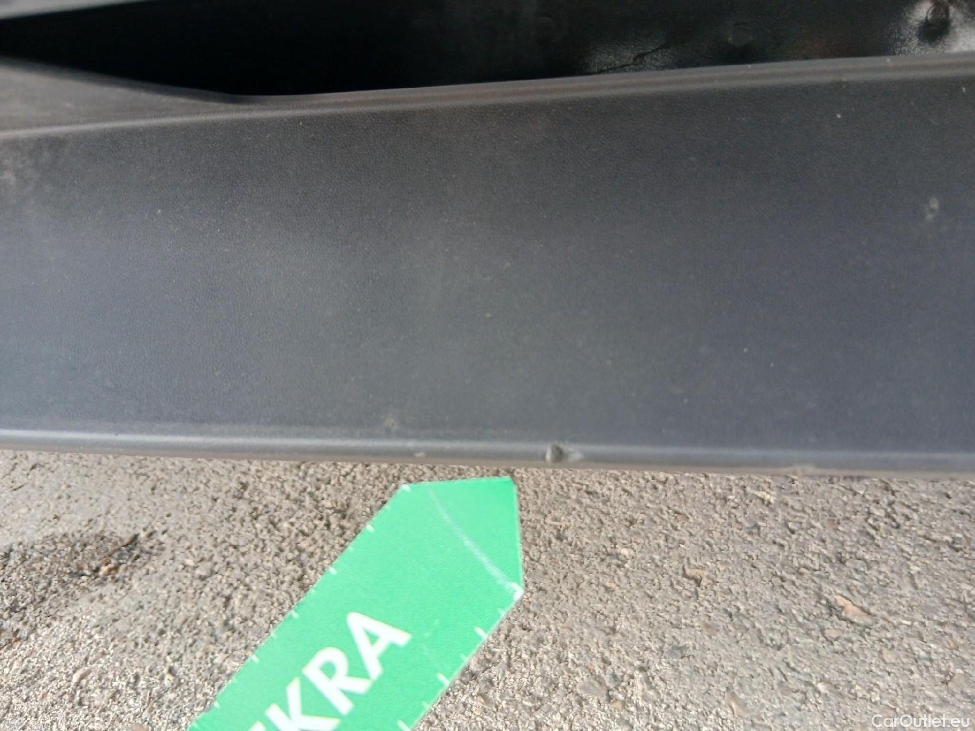  Volkswagen  Golf  VOLKSWAGEN / 2020 / 5P / berlina con portón Life 2.0 TDI 85kW (115CV) #19