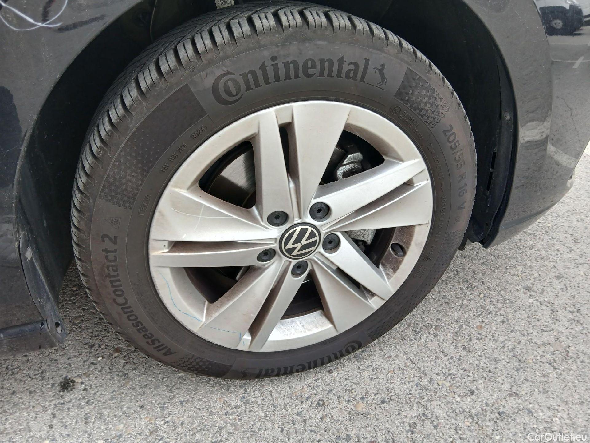  Volkswagen  Golf  VOLKSWAGEN / 2020 / 5P / berlina con portón Life 2.0 TDI 85kW (115CV) #34