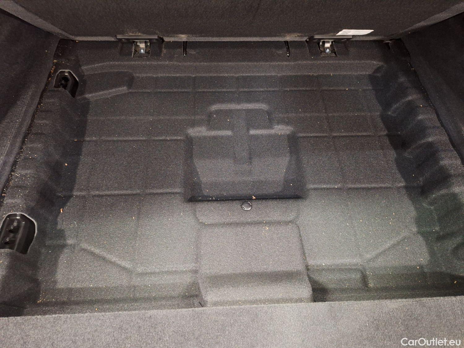  Bmw  Serie 3 BMW, 3-serie Touring '18, BMW 3 Reeks Touring 318dA (110 kW) 5d #1