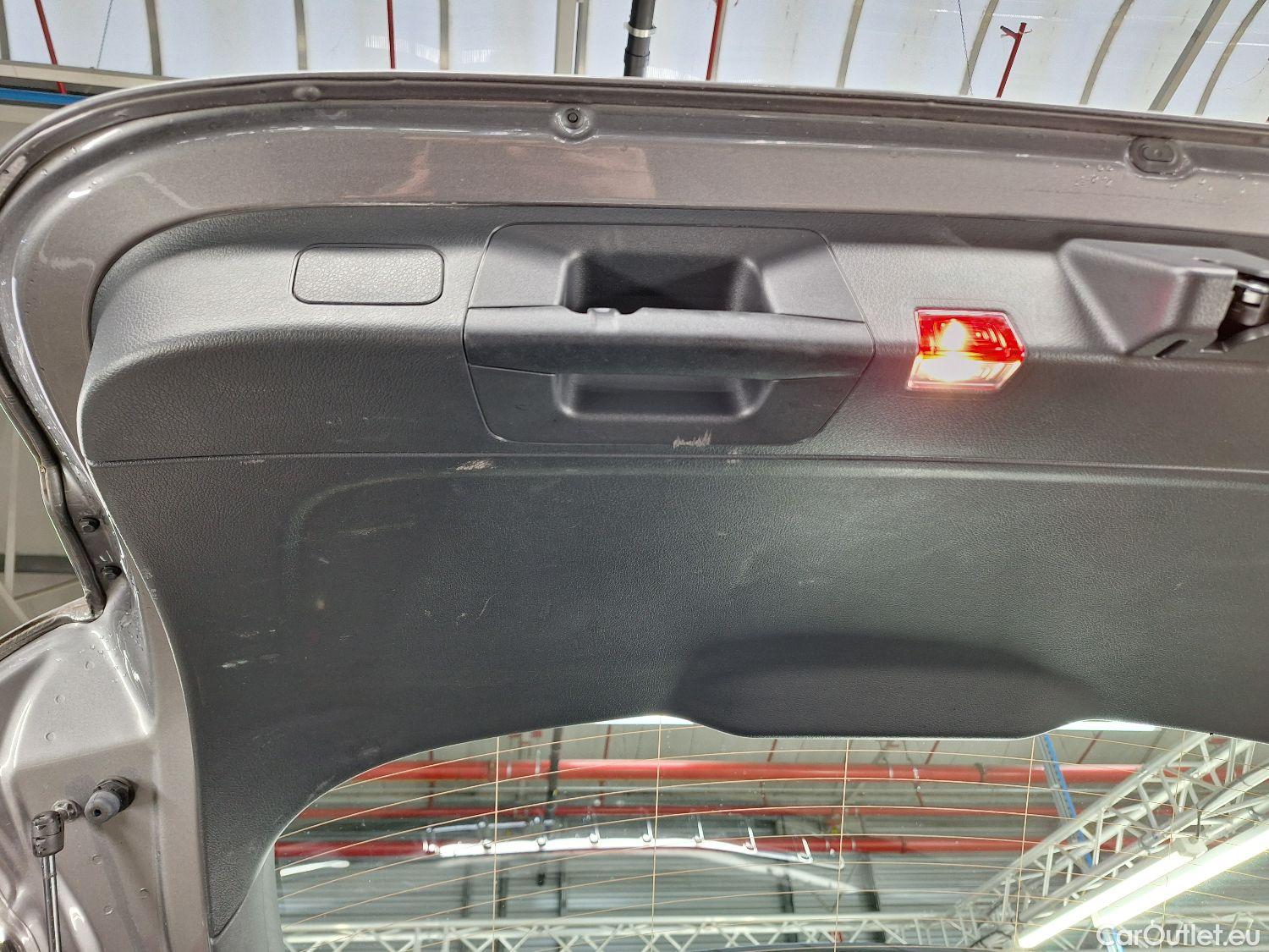  Mercedes  GLA Mercedes,  '20 PHEV, Mercedes-Benz   250e Business Solution 5d #50