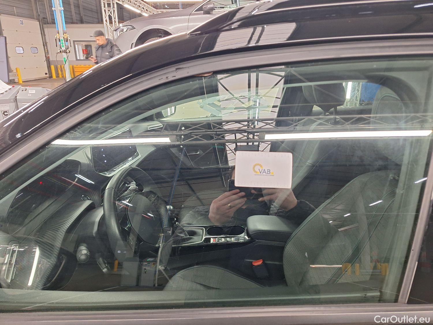  Peugeot  2008 Peugeot,  '19, Peugeot  1.2 Puretech 74kW S&S Allure 5d #41