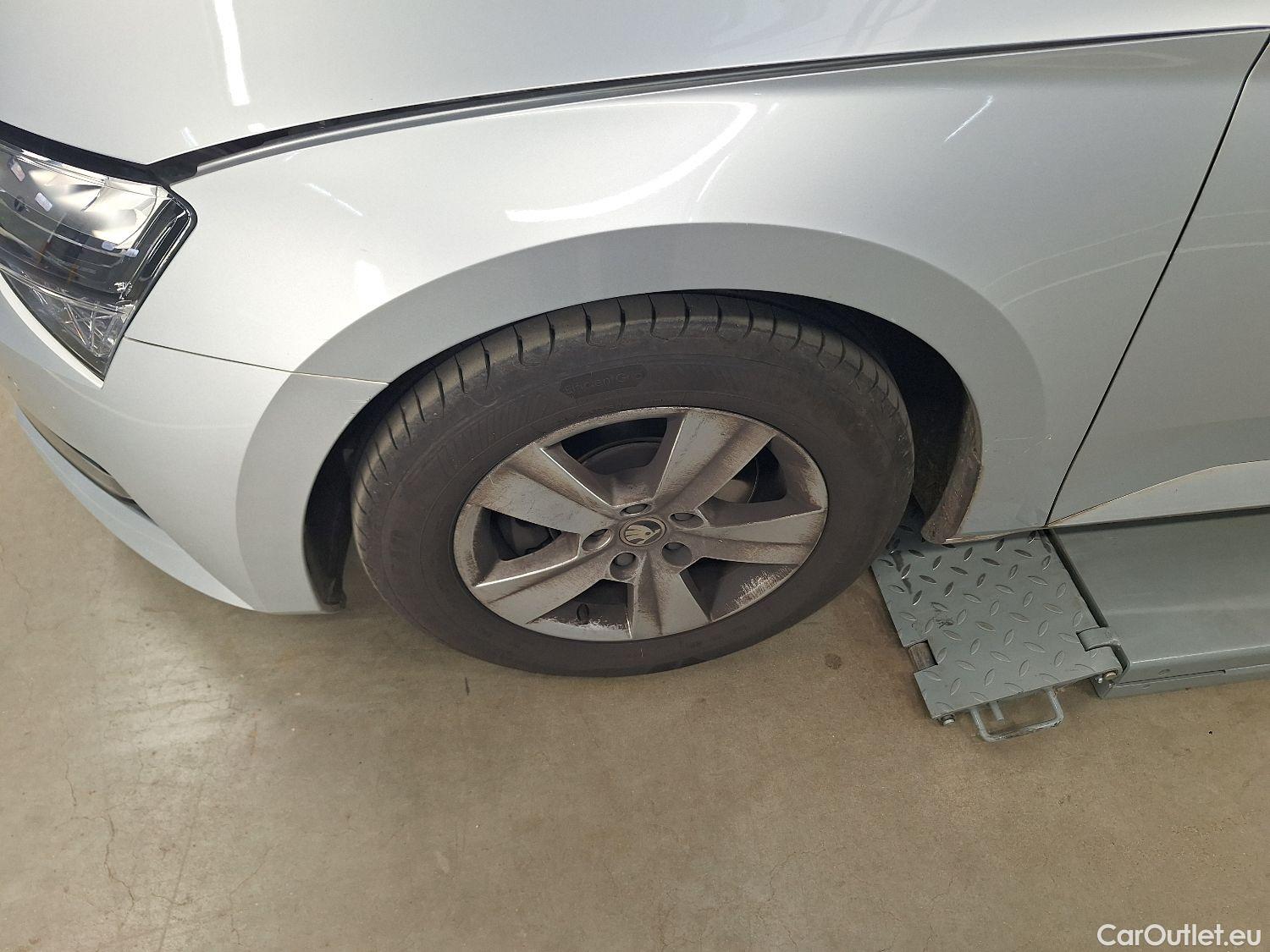  Skoda  Superb Skoda,  Combi FL'19, Skoda  Combi 2.0 CRTDI 90kW DSG7 Clever 5d #61