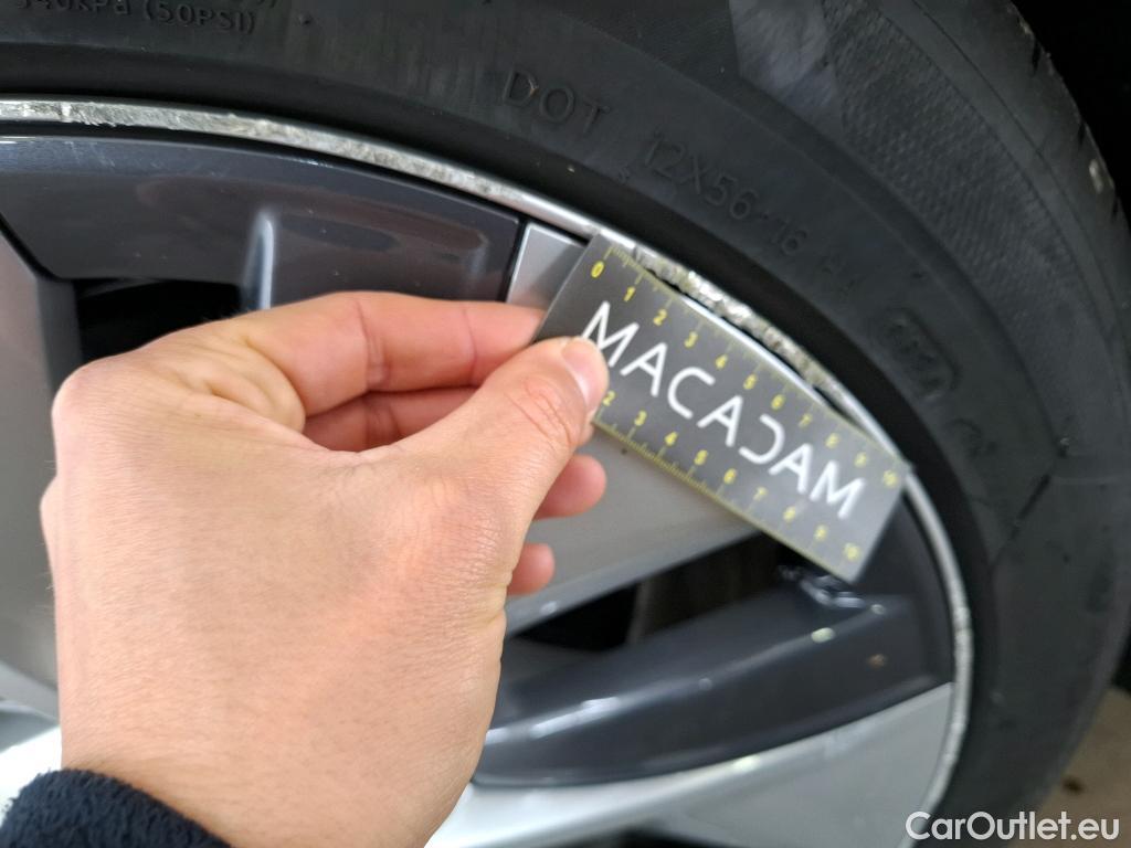  Tesla  Model Y TESLA  / 2020 / 5P / SUV Grande Autonomie Dual-Motor AWD #37