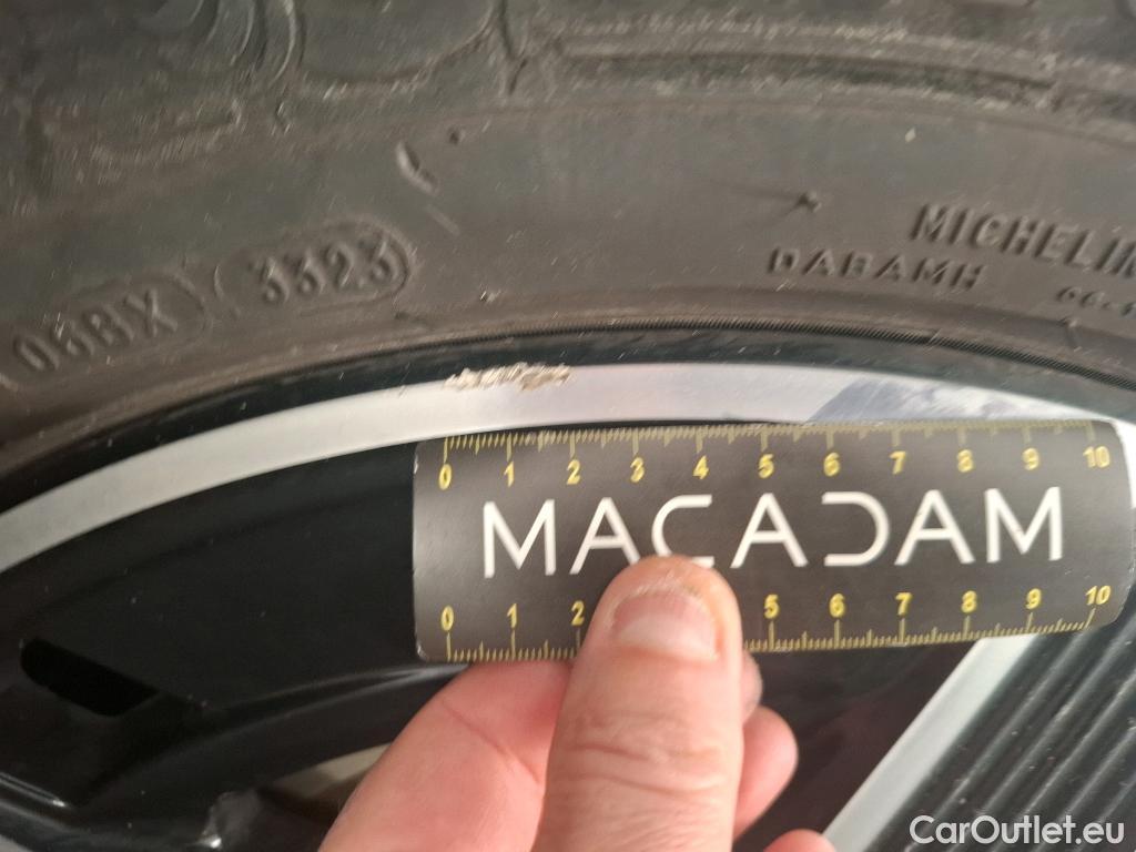  Mercedes  GLC MERCEDES-BENZ  / 2022 / 5P / SUV  400 e AMG Line 4MATIC #9