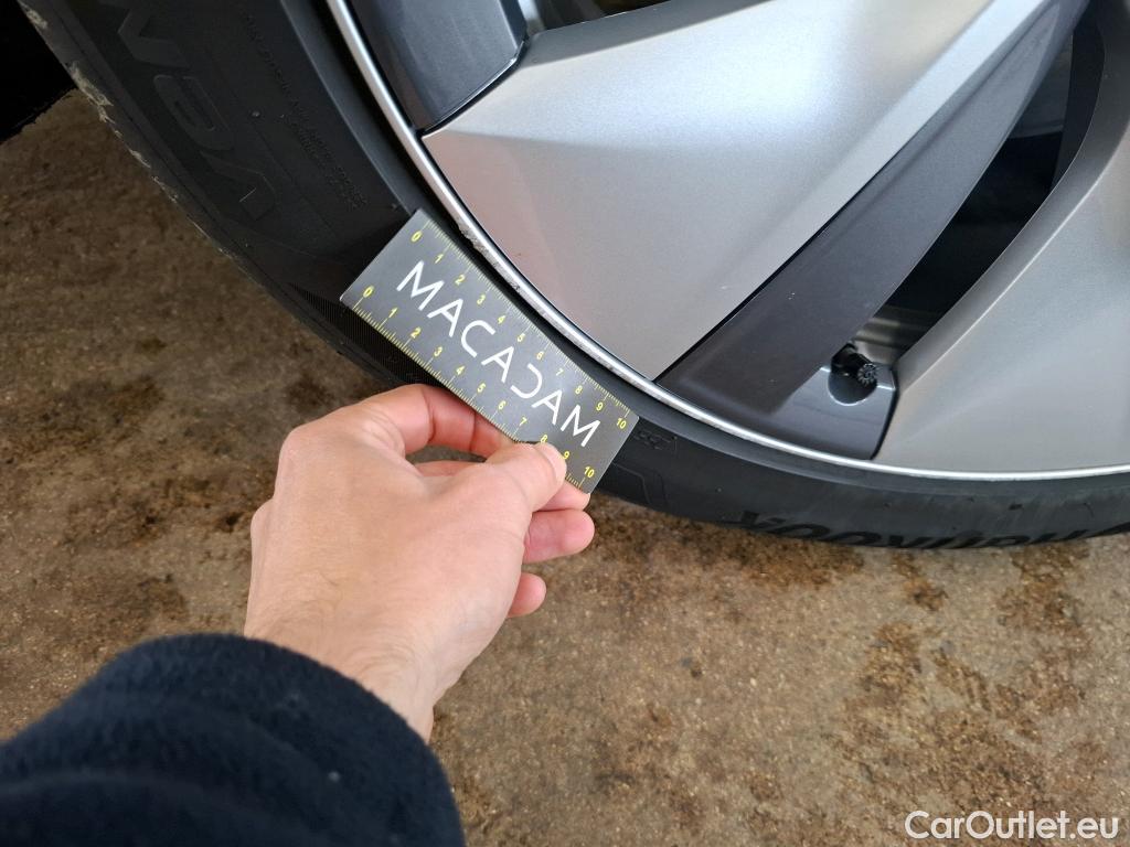  Tesla  Model Y TESLA  / 2020 / 5P / SUV Grande Autonomie Dual-Motor AWD #27