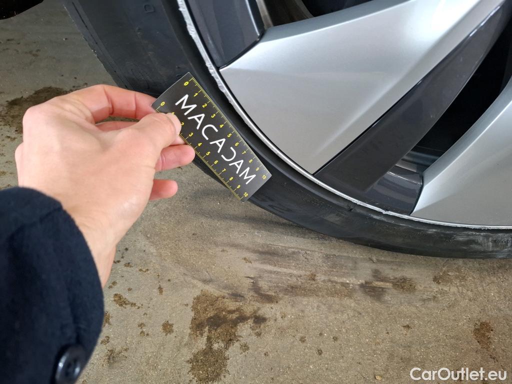  Tesla  Model Y TESLA  / 2020 / 5P / SUV Grande Autonomie Dual-Motor AWD #45