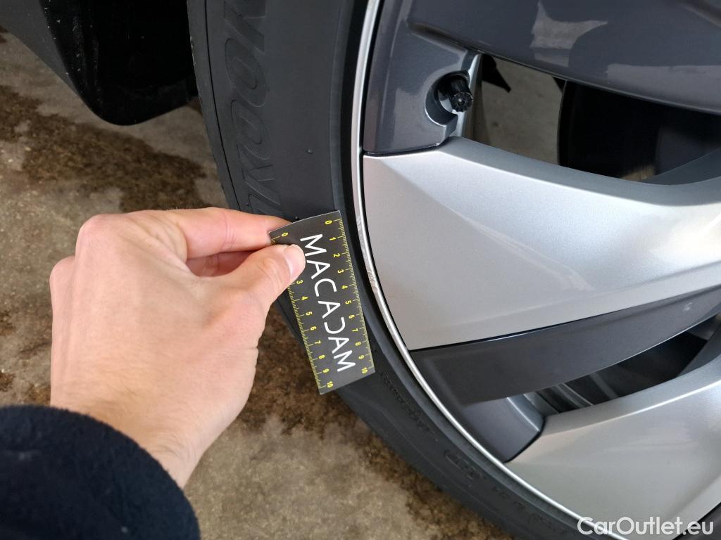  Tesla  Model Y TESLA  / 2020 / 5P / SUV Grande Autonomie Dual-Motor AWD #34