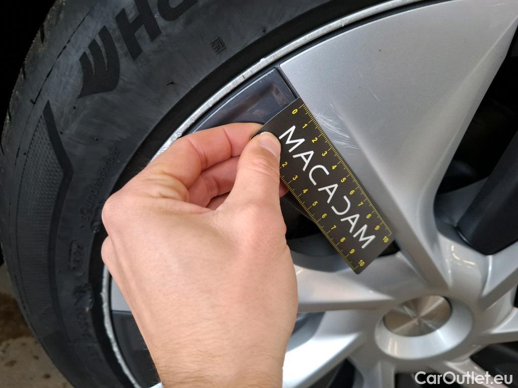  Tesla  Model Y TESLA  / 2020 / 5P / SUV Grande Autonomie Dual-Motor AWD #51