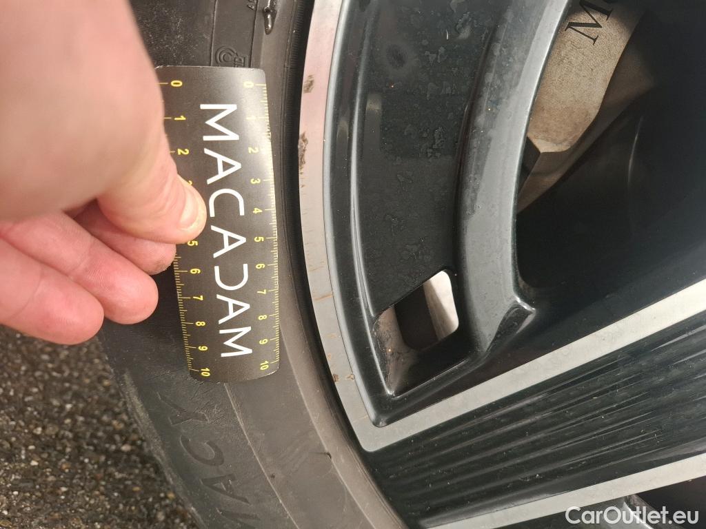  Mercedes  GLC MERCEDES-BENZ  / 2022 / 5P / SUV  400 e AMG Line 4MATIC #12