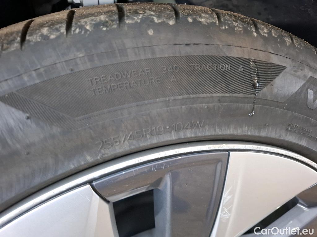  Tesla  Model Y TESLA  / 2020 / 5P / SUV Grande Autonomie Dual-Motor AWD #12