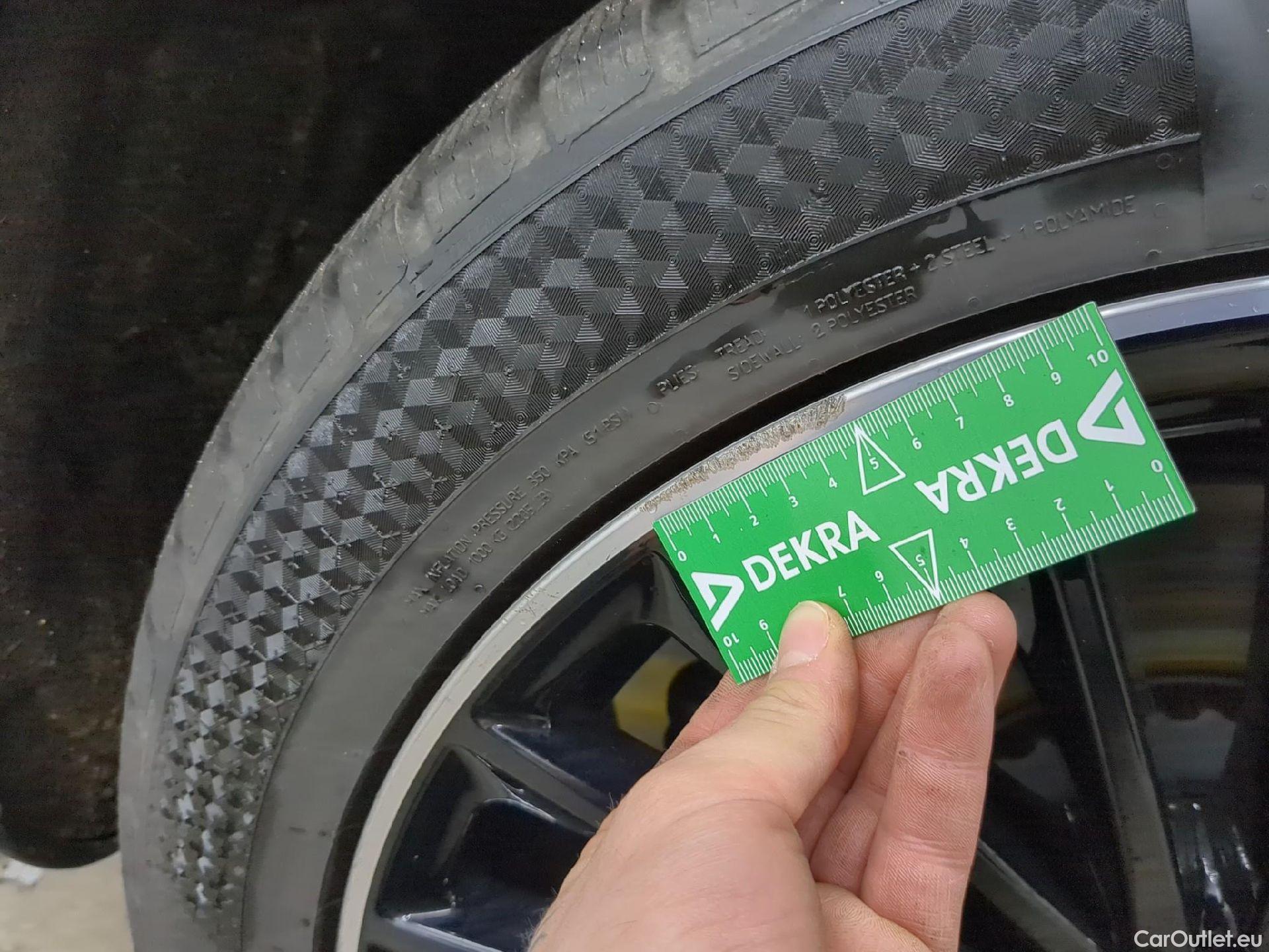  Mercedes  GLC MERCEDES-BENZ  / 2022 / 5P / SUV  400 e AMG Line 4MATIC #16