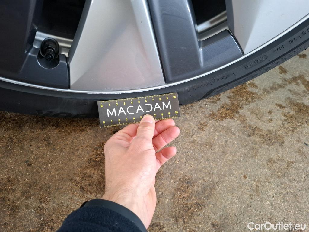  Tesla  Model Y TESLA  / 2020 / 5P / SUV Grande Autonomie Dual-Motor AWD #28