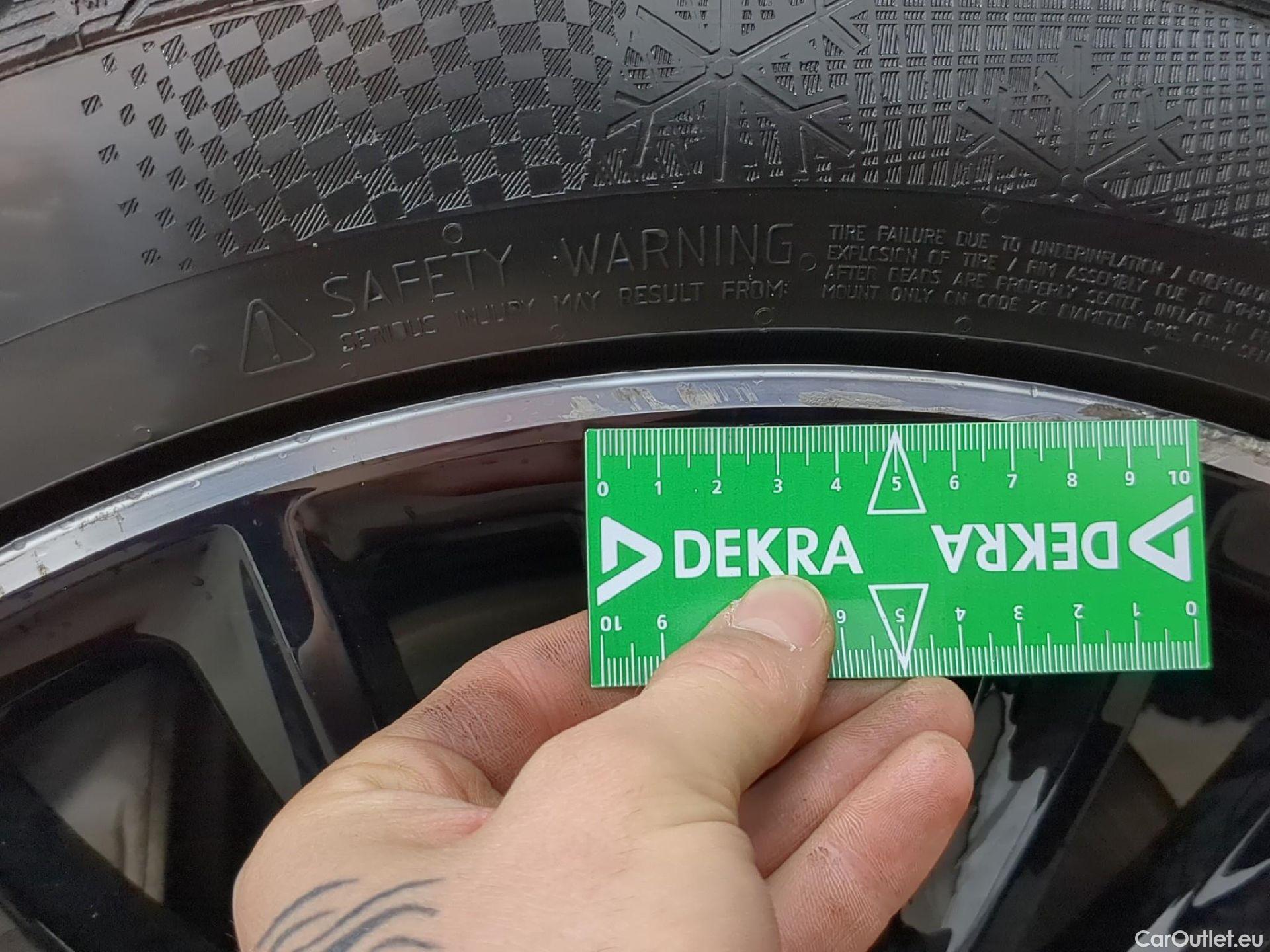  Mercedes  GLC MERCEDES-BENZ  / 2022 / 5P / SUV  400 e AMG Line 4MATIC #9