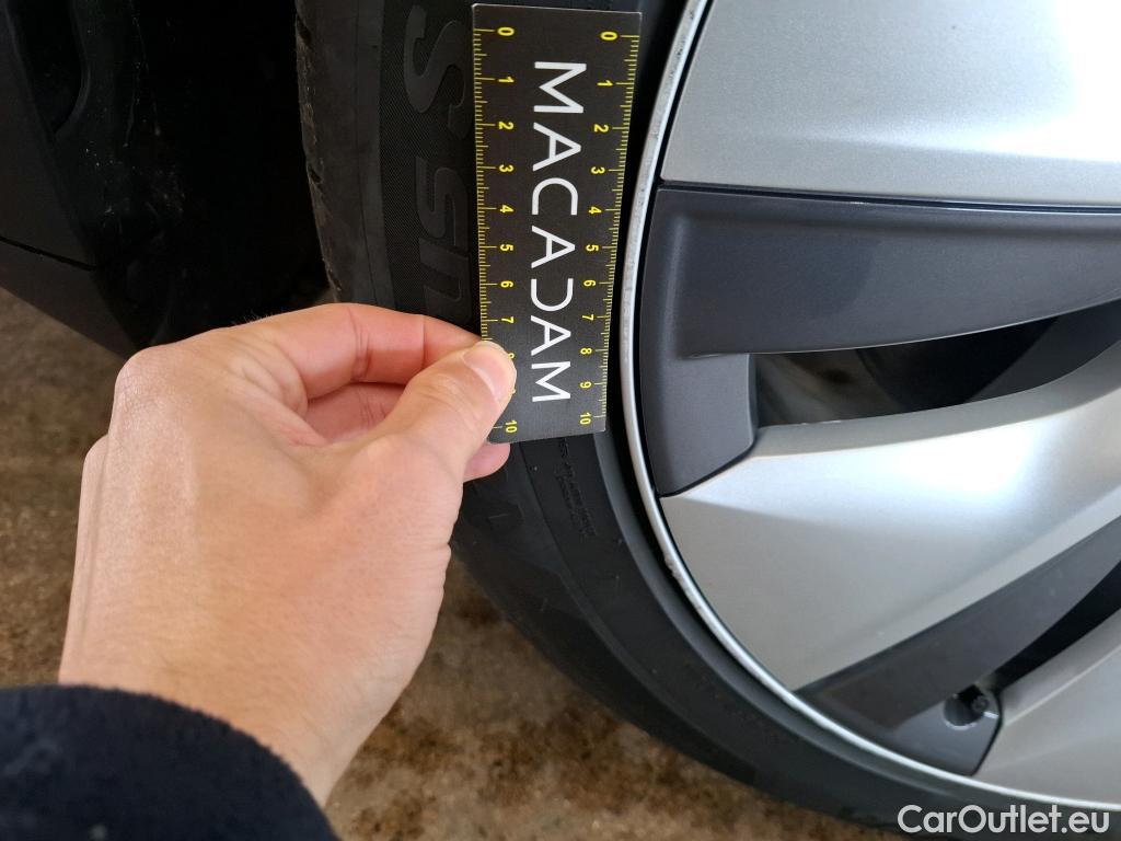  Tesla  Model Y TESLA  / 2020 / 5P / SUV Grande Autonomie Dual-Motor AWD #26