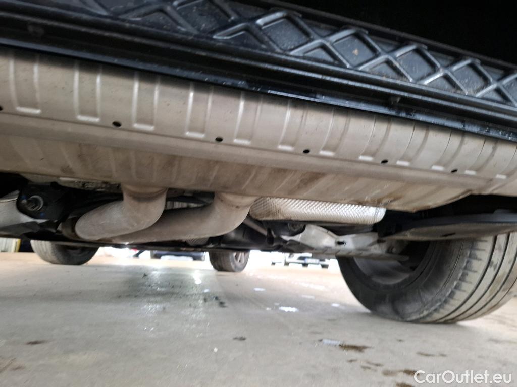  Volkswagen  Touareg VOLKSWAGEN  / 2023 / 5P / SUV 3.0 V6 EHYBRID 4WD R AUTO #9