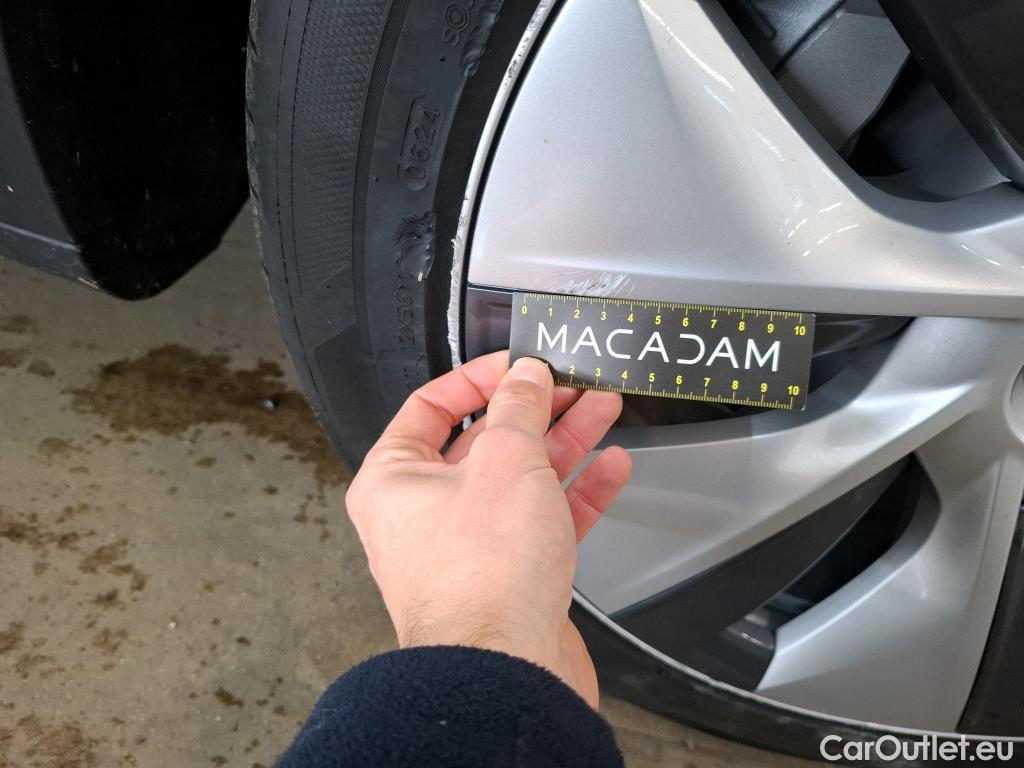  Tesla  Model Y TESLA  / 2020 / 5P / SUV Grande Autonomie Dual-Motor AWD #52