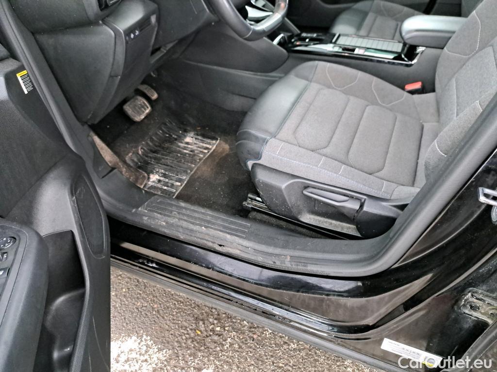  Citroen  C4 CITROEN  X / 2022 / 4P / Berline PureTech 130 S&S EAT8 Feel Pack #24