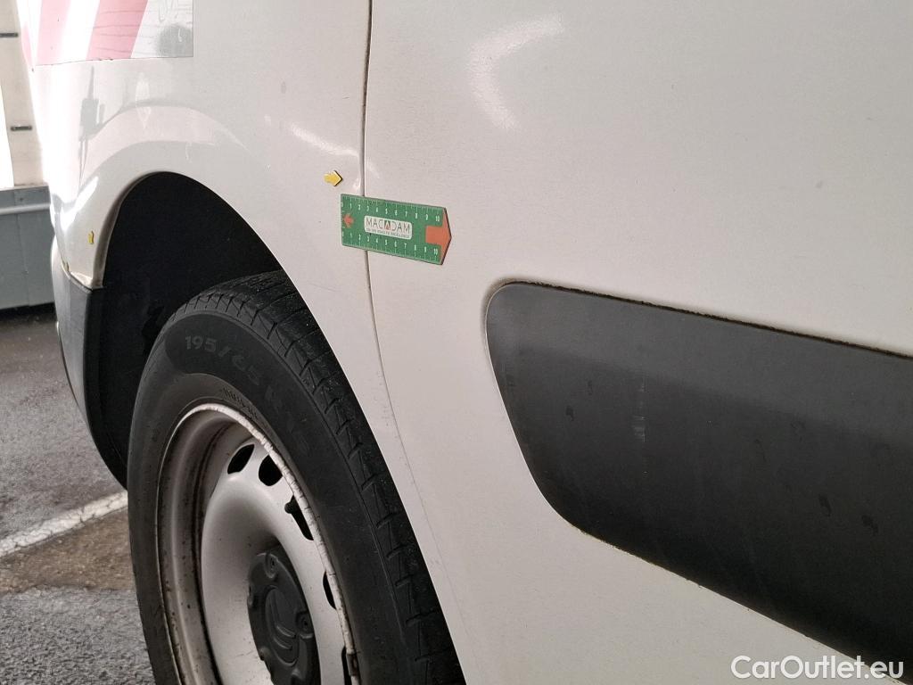  Citroen  Berlingo  Fourgon Club L1 (Court) 1.6 BlueHDi 100CV BVM5 E6 #30