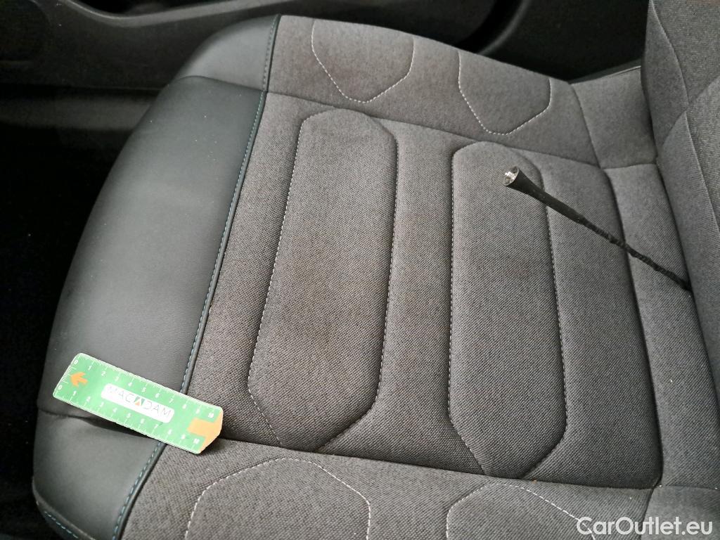  Citroen  C4 CITROEN  X / 2022 / 4P / Berline PureTech 130 S&S EAT8 Feel Pack #35