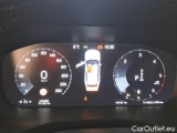  Volvo  XC60 VOLVO  / 2017 / 5P / SUV B4 D AWD GEARTR. R-DESIGN MY21 #4