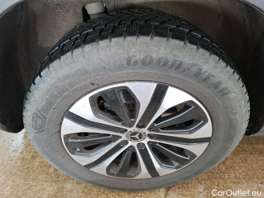  Mercedes  G-Klasee MERCEDES-BENZ GLC / 2019 / 5P / SUV 2.0 GLC 300 E BUSINESS LINE 4MATIC #24