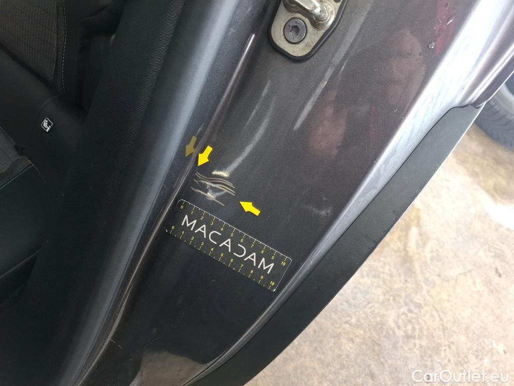  Peugeot  2008  Allure Business 1.5 HDi 130CV BVA8 E6d #17