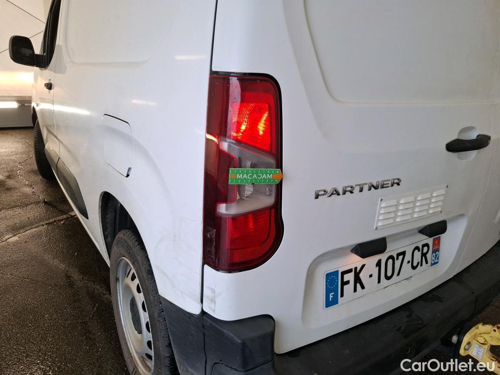  Peugeot  Partner PEUGEOT  VU 4p Fourgonnette BHDI 100 S&S STANDARD 1000KG PREMIUM #29