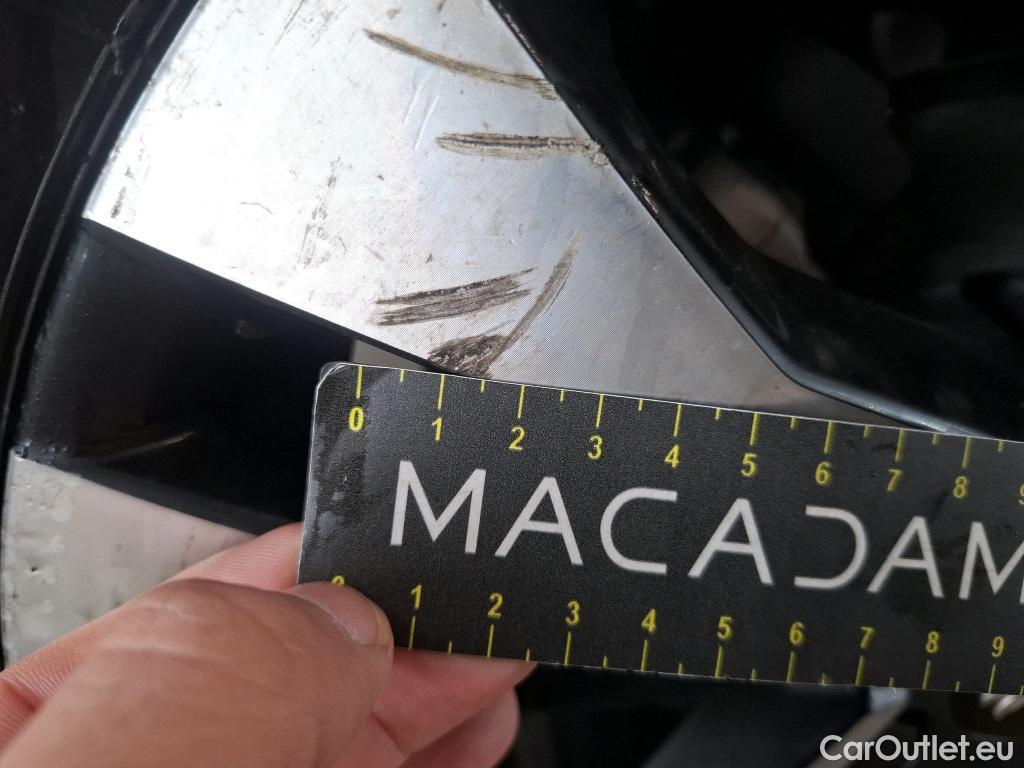  Peugeot  2008  Allure Business 1.5 HDi 130CV BVA8 E6d #35