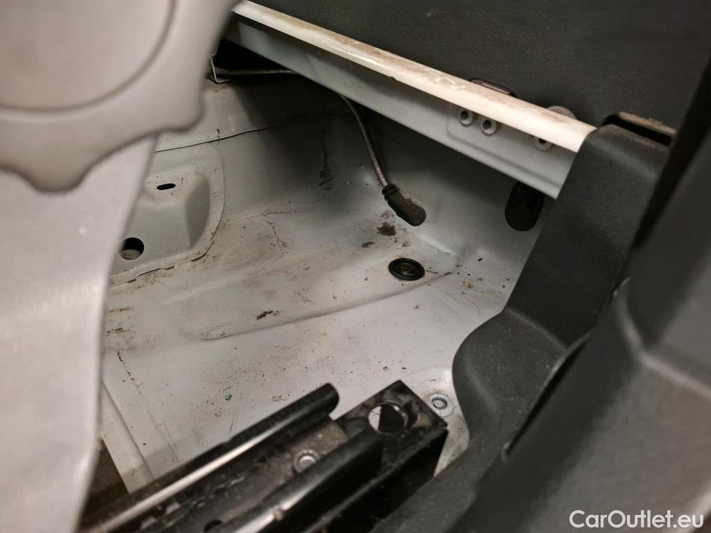  Volkswagen  Caddy VOLKSWAGEN  Van / 2015 / 4P / Fourgonnette 1.4 TGI GNV 110 Business Line #34