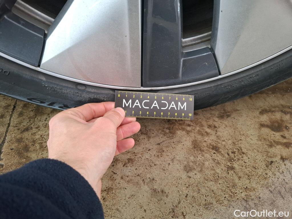  Tesla  Model Y TESLA  / 2020 / 5P / SUV Grand Autonomie Dual Motor AWD #32