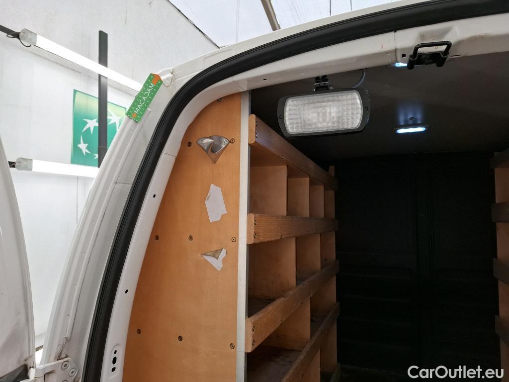  Volkswagen  Caddy VOLKSWAGEN  Van / 2015 / 4P / Fourgonnette 1.4 TGI GNV 110 Business Line #27