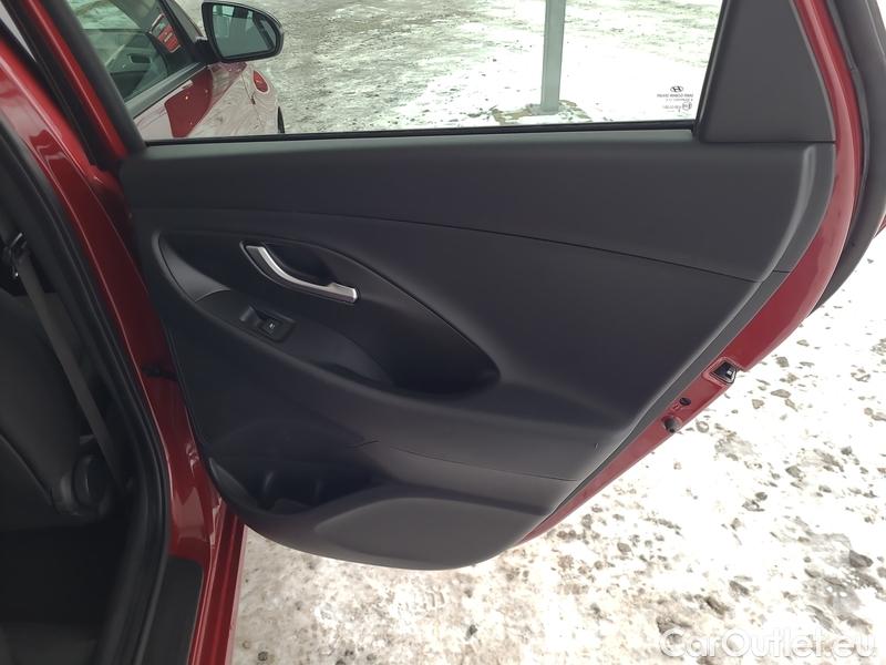  Hyundai  i30  (PD)(01.2017  ->)  kom.1.0 T-GDI N Line 5d #14