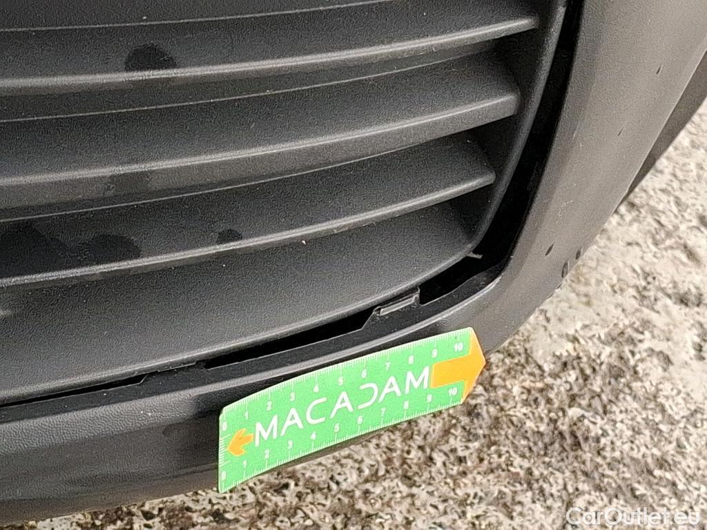  Volkswagen  Caddy VOLKSWAGEN  Van / 2015 / 4P / Fourgonnette 1.4 TGI GNV 110 Business Line #47