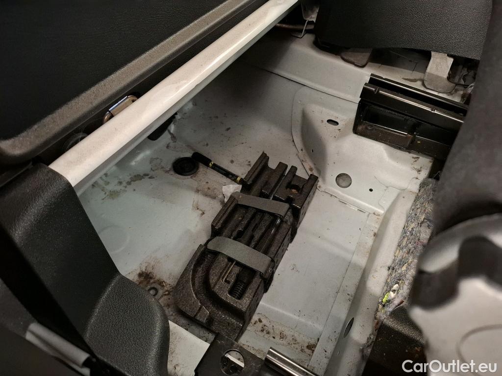  Volkswagen  Caddy VOLKSWAGEN  Van / 2015 / 4P / Fourgonnette 1.4 TGI GNV 110 Business Line #33