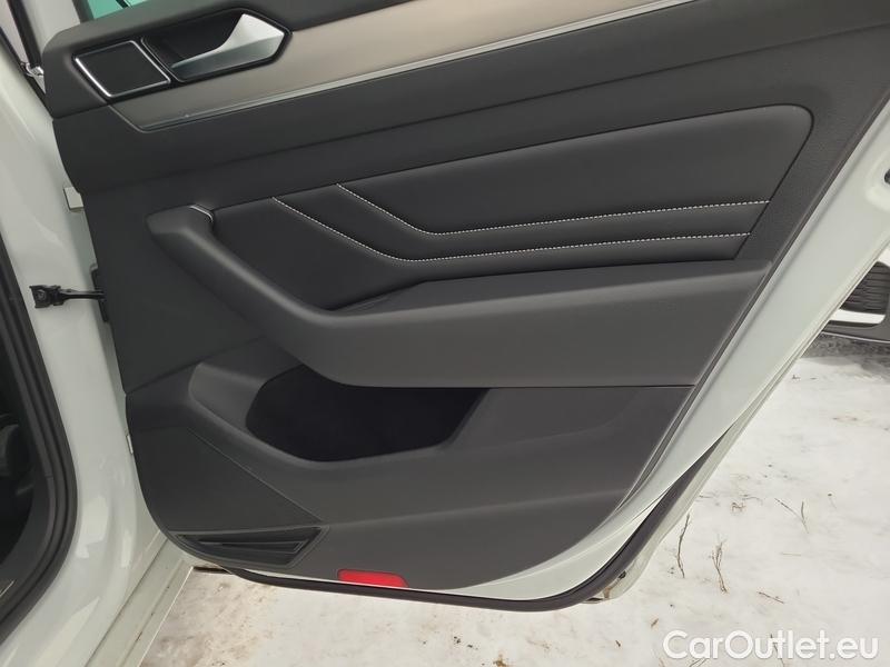  Volkswagen  Passat  Lim (CB2) (2019)  2.0TDI 147 Eleg.4M AT #18