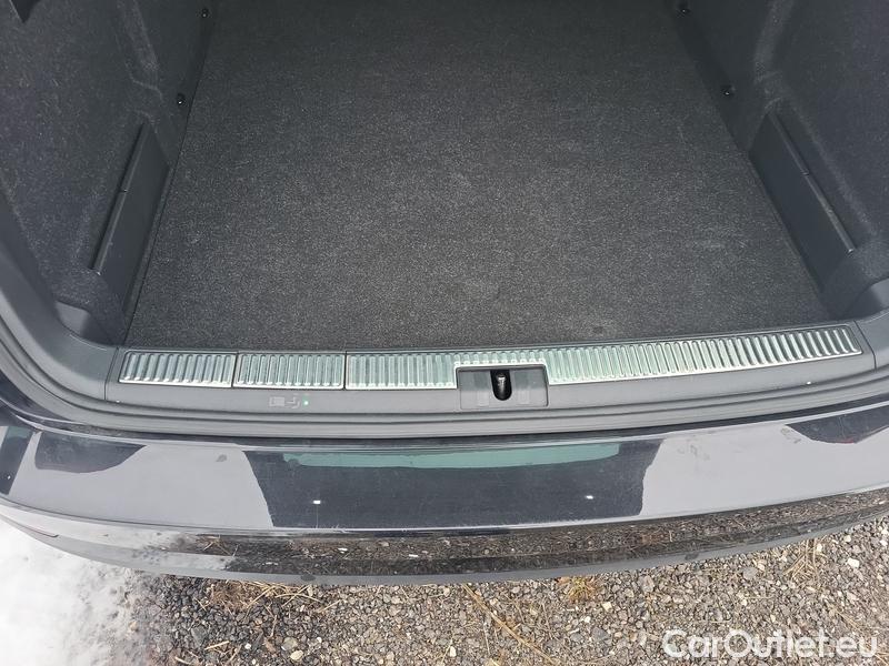  Skoda  Superb  Combi (3V5)(2015) Su.com.2.0TDI 147 4x4 L&K Aut #12