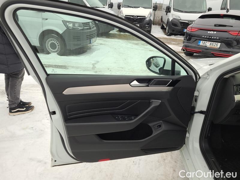  Volkswagen  Passat  Lim (CB2) (2019)  2.0TDI 147 Eleg.4M AT #10