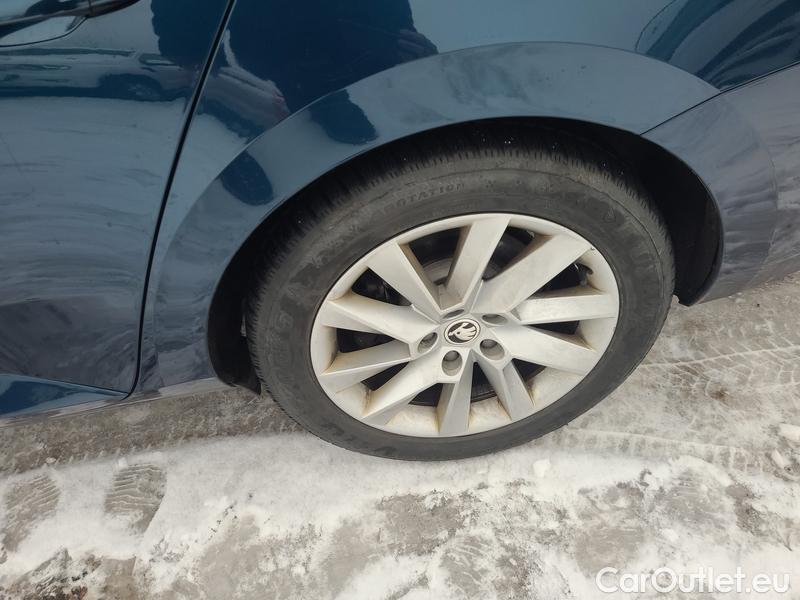  Skoda  Superb  Combi (3V5)(2015) Sup.C.FL2.0TDI 140 Style AT #3