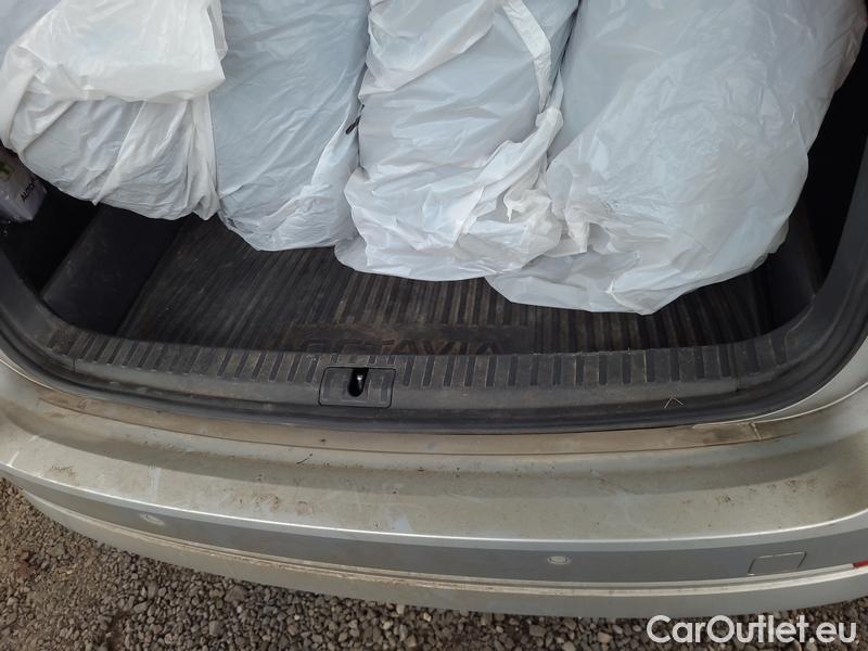  Skoda  Octavia  Combi (NX3)(2020) Oct.Combi 2.0TDI 85 Ambition #20