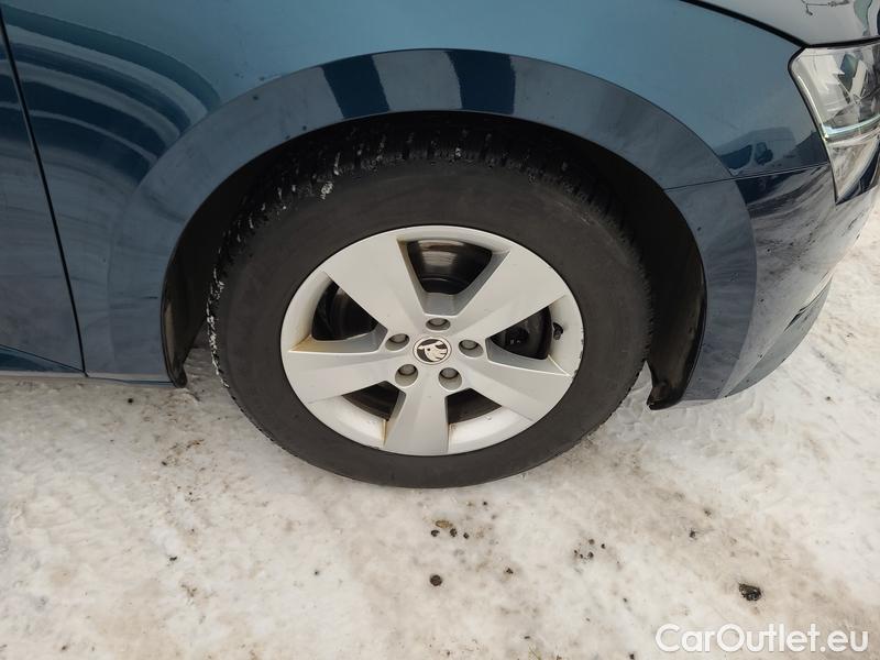  Skoda  Superb  Combi (3T5)(2010) Sup.C.FL2.0TDI 110 Ambition AT #19