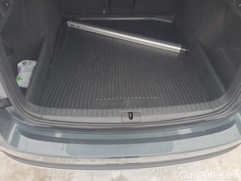  Skoda  Octavia  Combi (NX3)(2020) Oct.C. 2.0TDI 147 Scout 4x4 AT #19