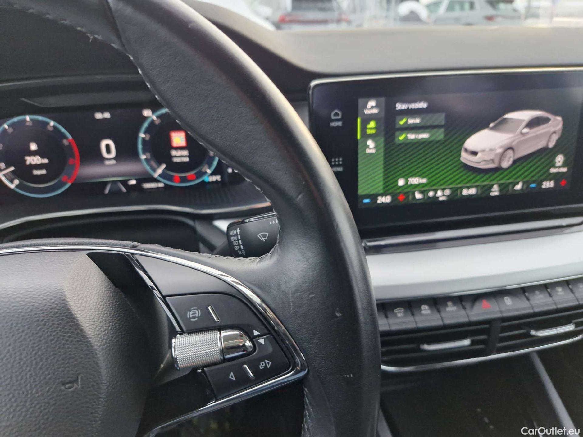  Skoda  Octavia  Lim. (NX3)(2020)  1.5TSI 110 Style 5d #9