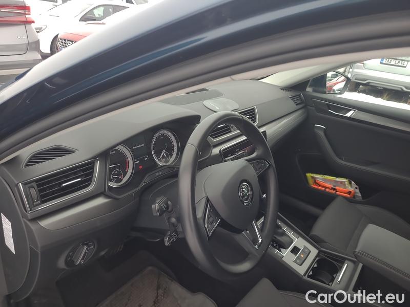  Skoda  Superb  Combi (3V5)(2015) Sup.C.FL2.0TDI 140 Style AT #8